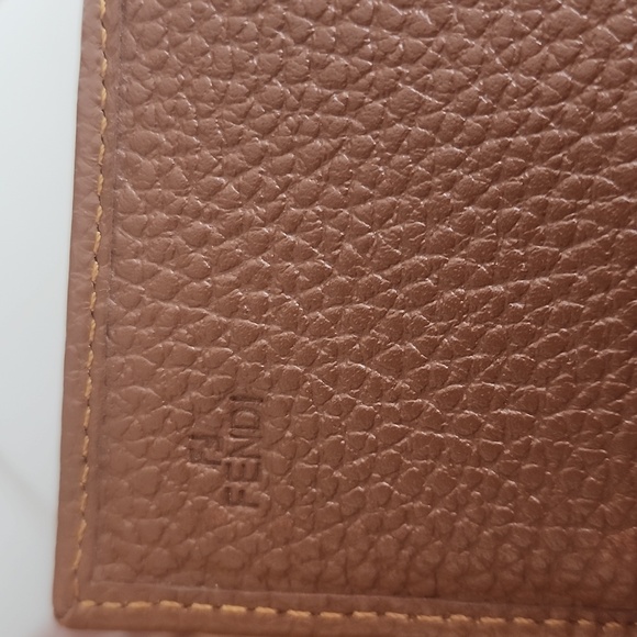 ✅️100% Authentic Fendi Wallet - Picture 5 of 8